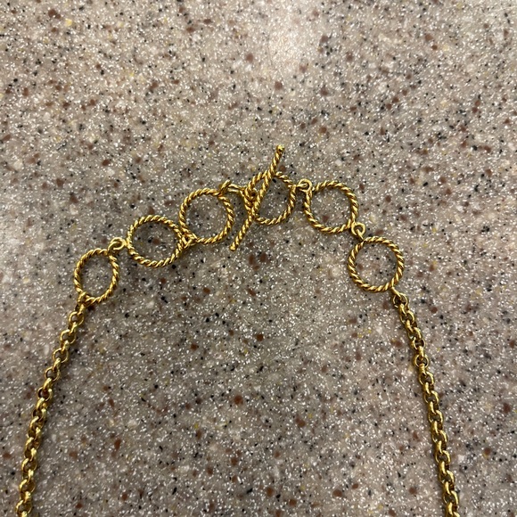 Pretty Necklace - unsure of brand - Picture 6 of 6